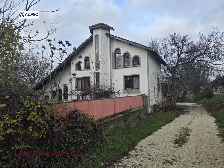 Къща в Плевен, област-с.Коиловци площ 280 цена 120000