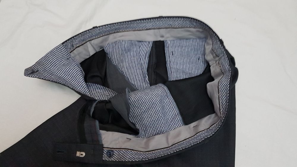 Мужской  серый костюм