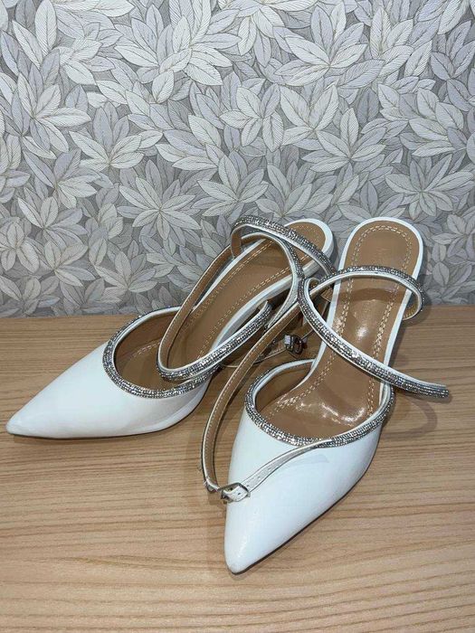 Белые туфли на выпускной