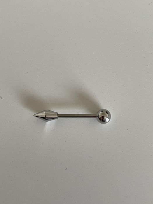 Обица за пъп пиърсинг