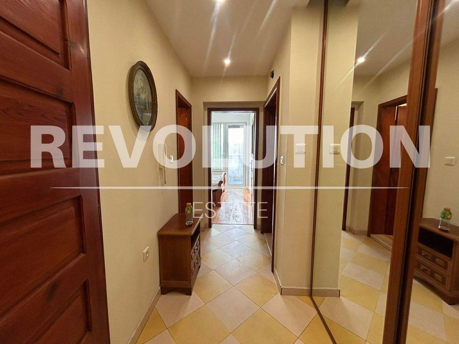 Четиристаен апартамент в района на Чаталджа!