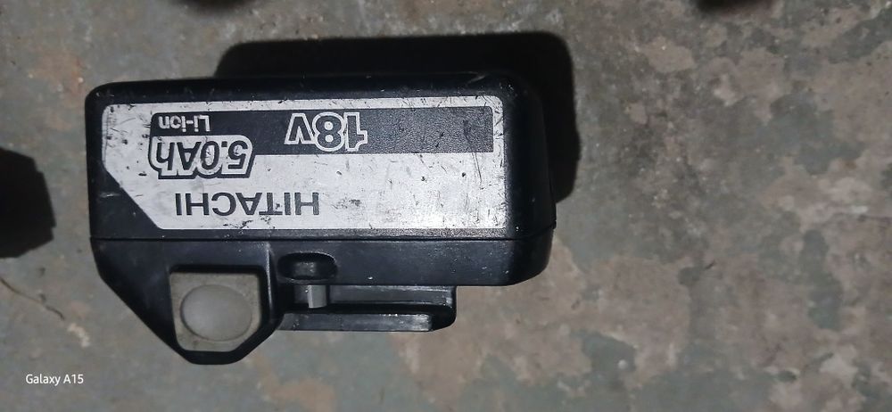 Vand masina filetat si bormasina  cu incarcător si 2 baterie 5 amp