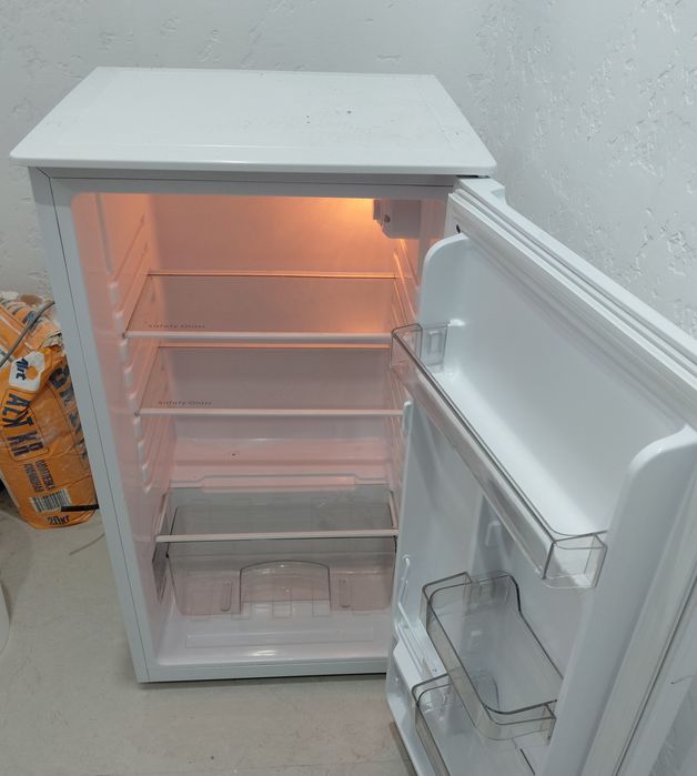 Продам холодильник офисный