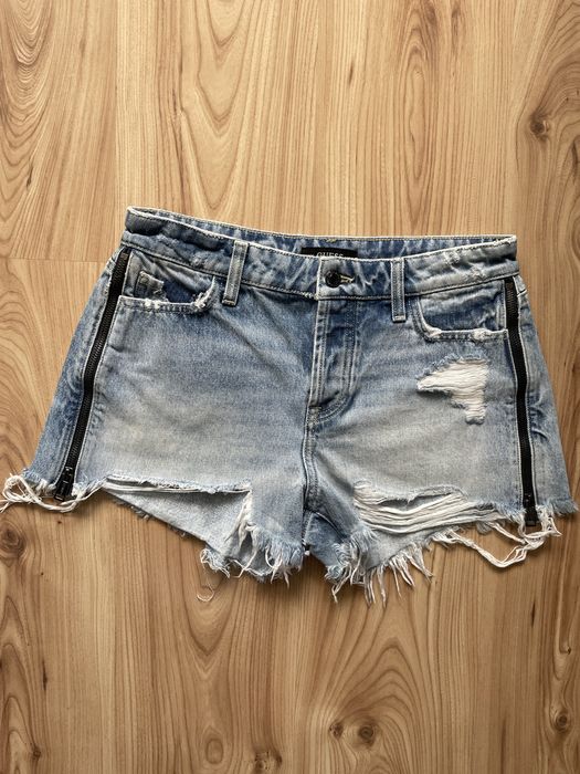 GUESS / дамски къси дънки W27