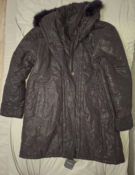 Продам женскую зимнюю куртку