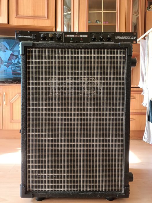 Vând urgent Cabinet Chitara eminence