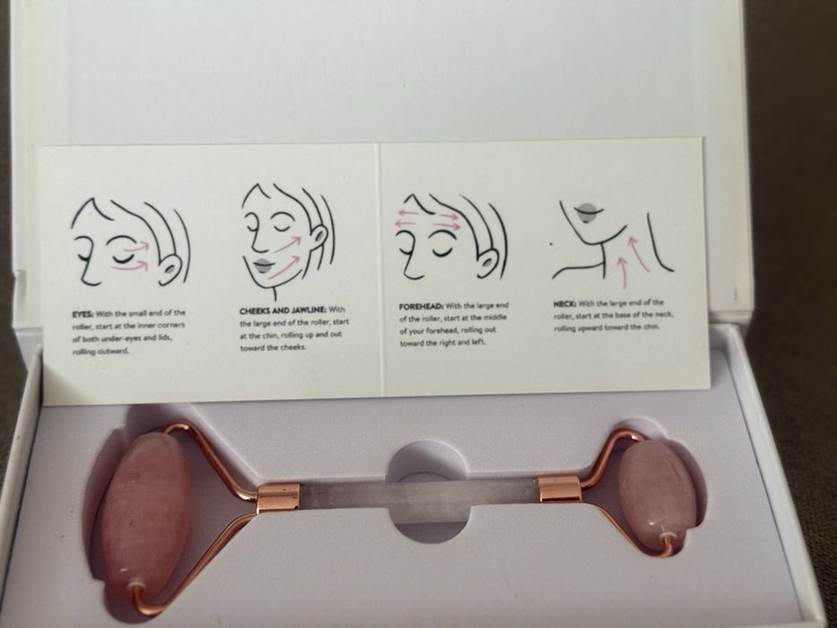 Ролер за лице Face Roller - Rose Quartz