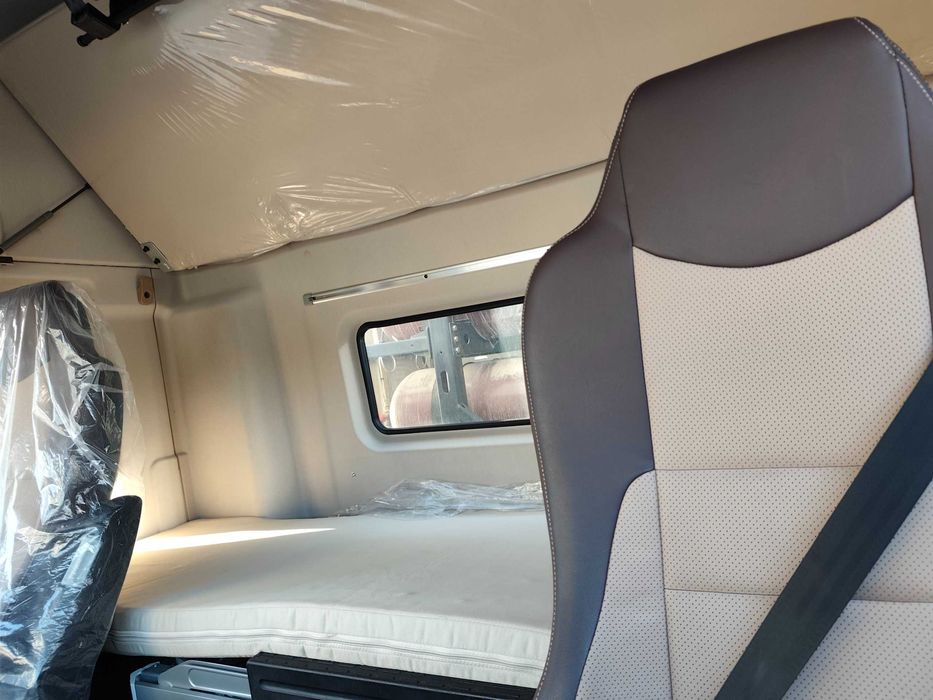 Седельный тягач FAW JH6 4x2 CNG (на метане)