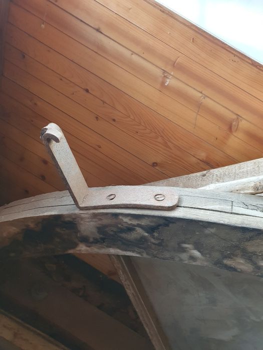 Fereastra arcada din stejar veche