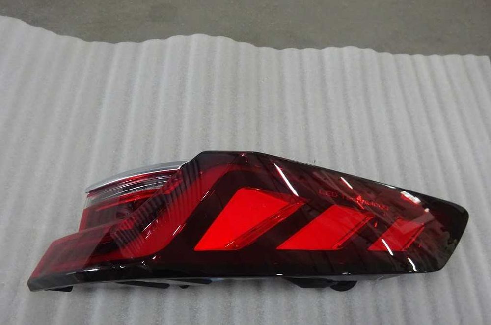 Продам Задний фонарь Song Plus гибрид