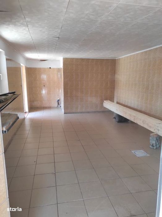Spatiu comercial, 66 mp, zona Bariera Valcii