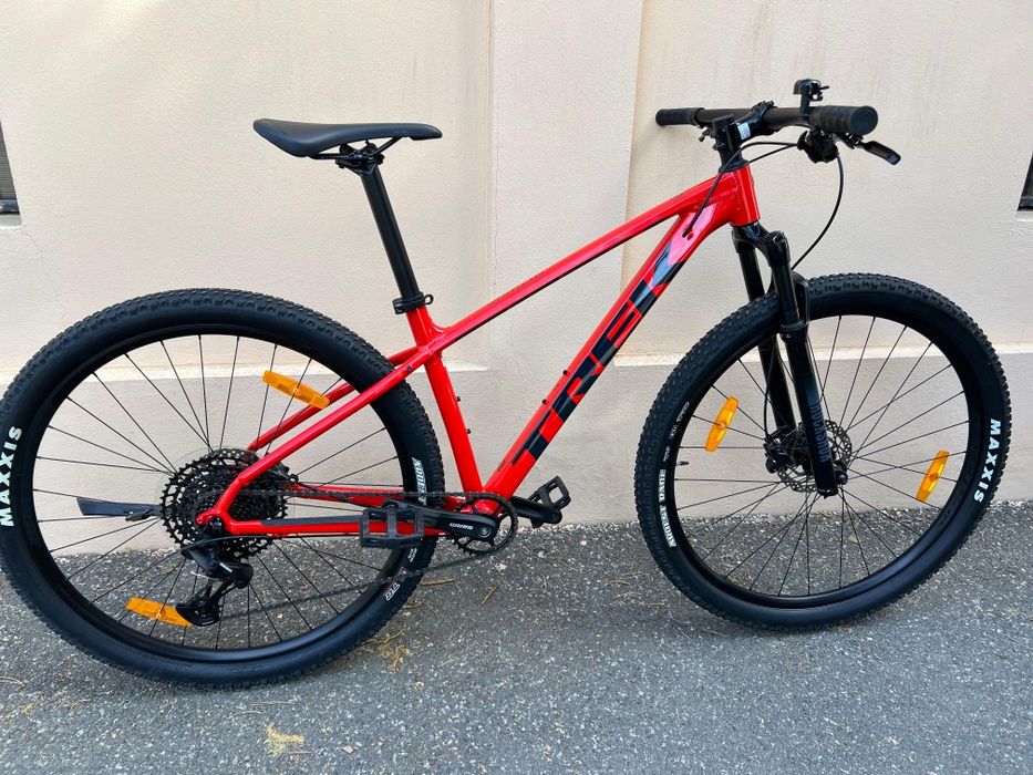 Bicicleta MTB TREK MARLIN 8 Aluminiu M 29" furca pe Aer RockShox JUDY Frane hidraulice