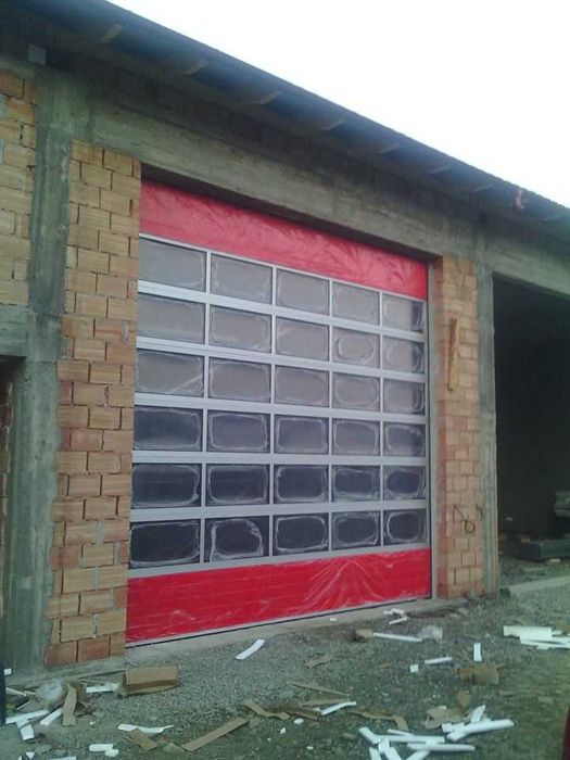 usi de garaj sau hala