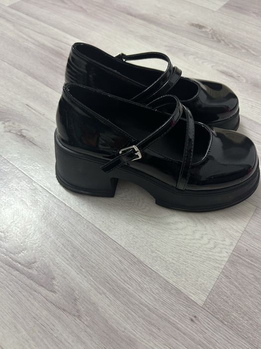 Продаю туфли 37 размера