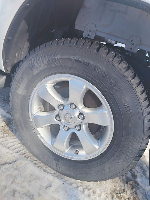 Тойота Хайлюкс 2017