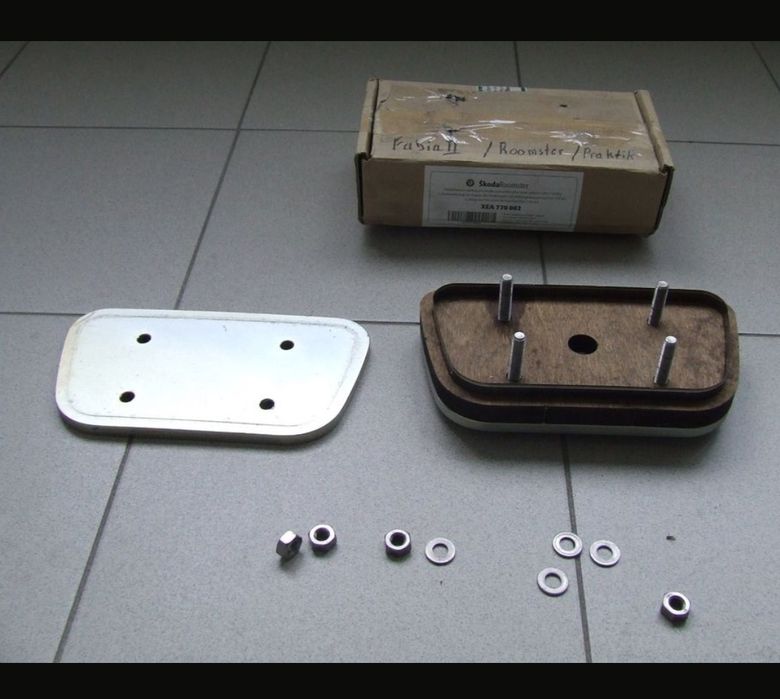 Instrument de tăiere bara spate cârlig auto Roomster Fabia XEA770002