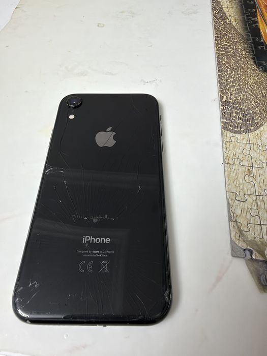 Продам iphone xr на запчасти