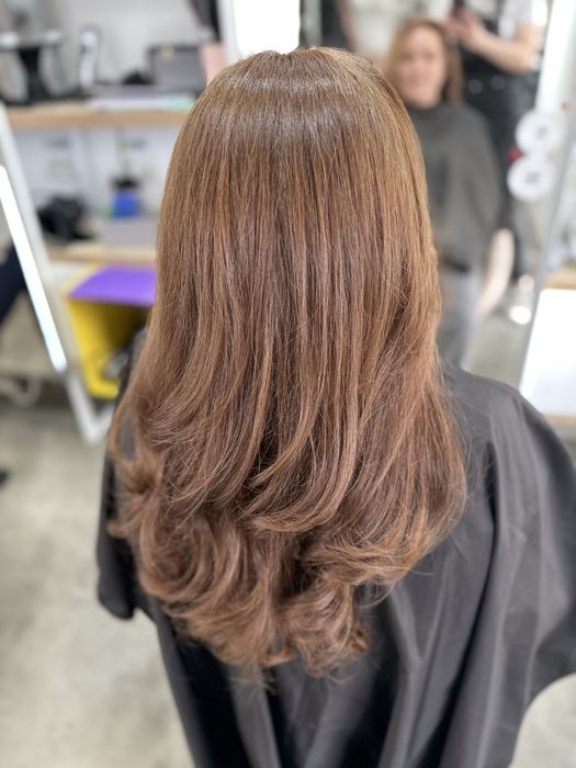 Servicii de coafor tuns vopsit cofura de ocazie in salon