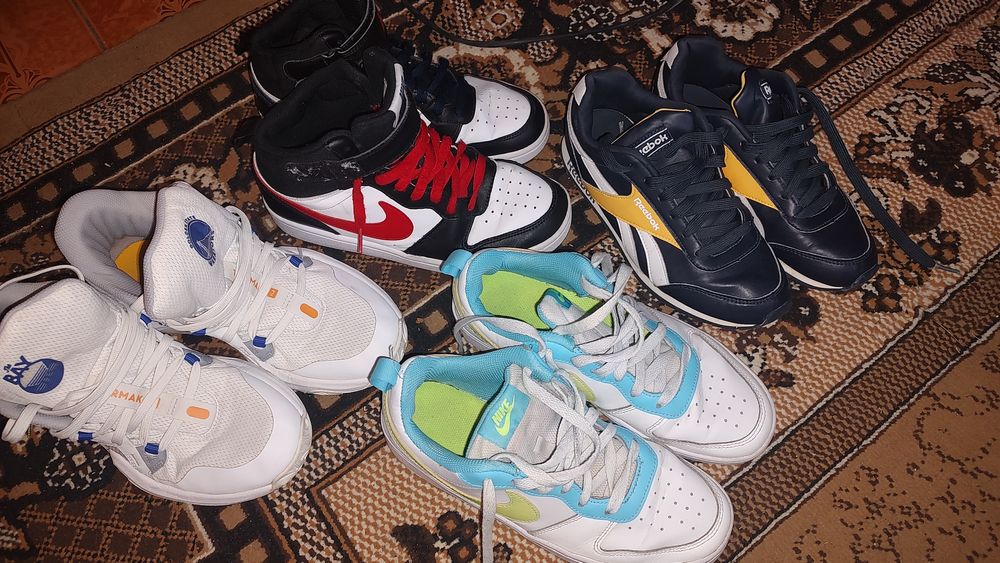 Vând adidași impecabili