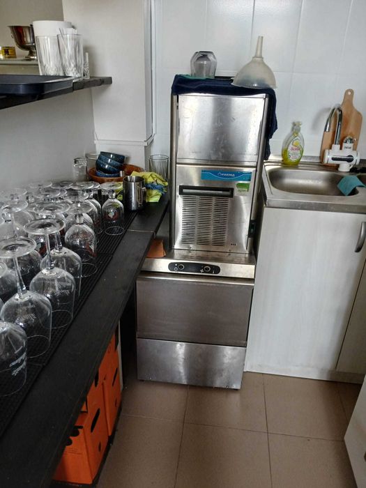 Pachet profesional Horeca – mașină de gheață + mașină de spălat pahare