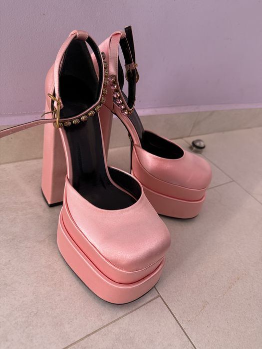 Дамски обувки на ток