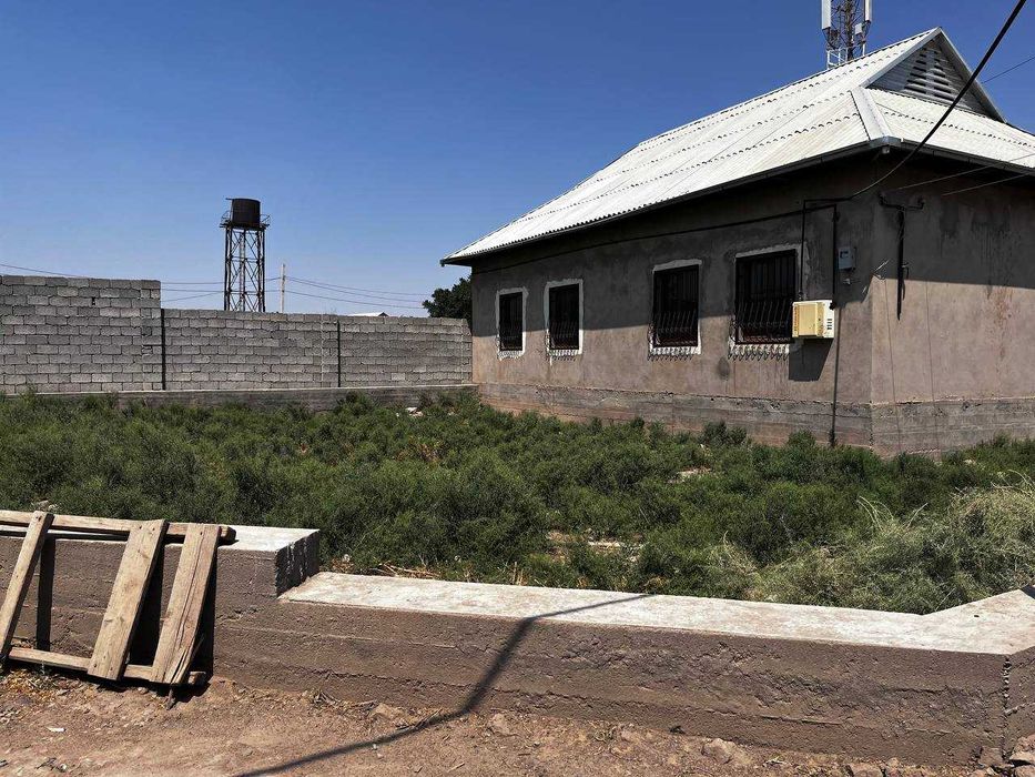 (Ховли) сотилади!!
Манзил:  Жарқўрғон тумани  “Пахтазавод махалласи