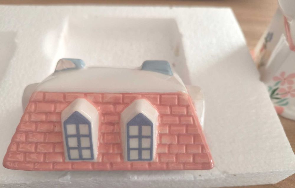 Чайник-къщичка - Pastel house shaped teapot, Charly Wilde