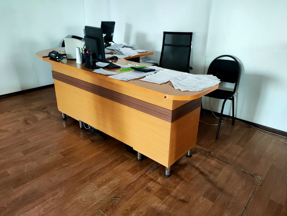 Продам офисный стол