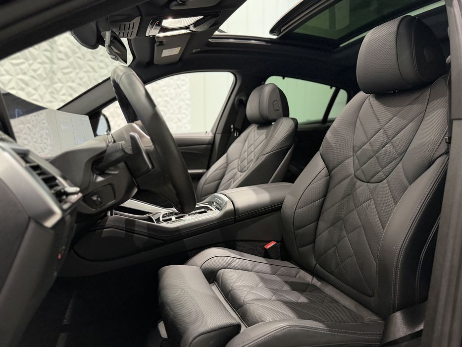 BMW X6 M-Paket / Panorama / Harman&kardon /Grila iluminata/ 17800 km