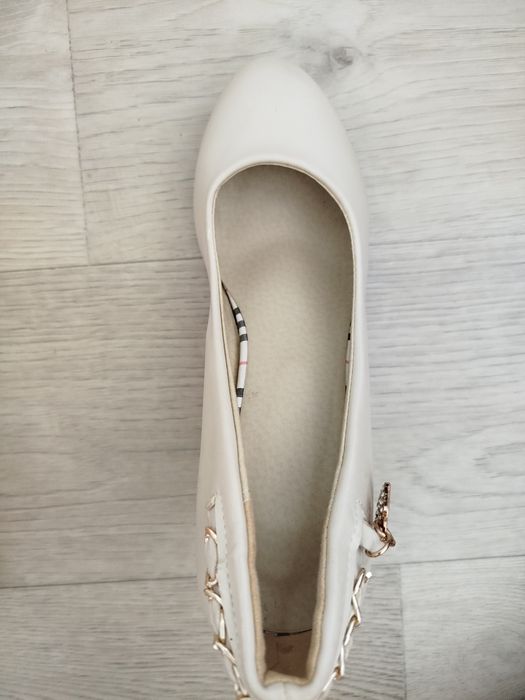 Продам туфли новые