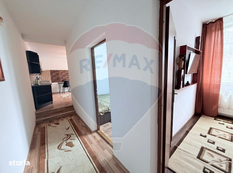 Apartament spațios-3 camere-la curte în Turnișor
