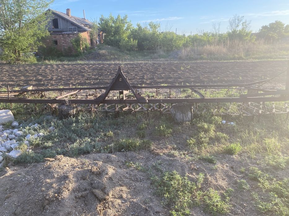 Продается борона и навозоразбрасыватель