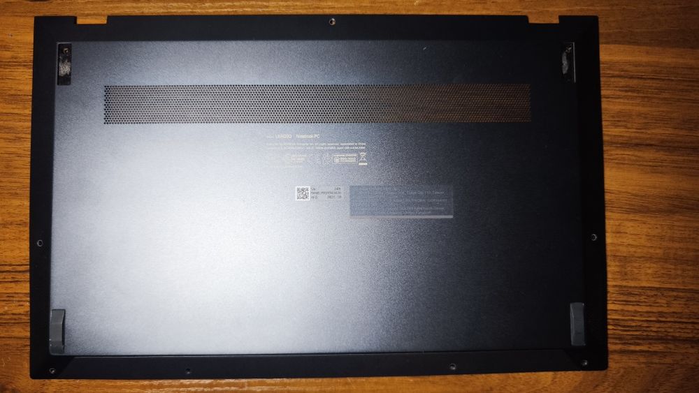 Asus Zenbook UM425Q noutbuk tag korpusi