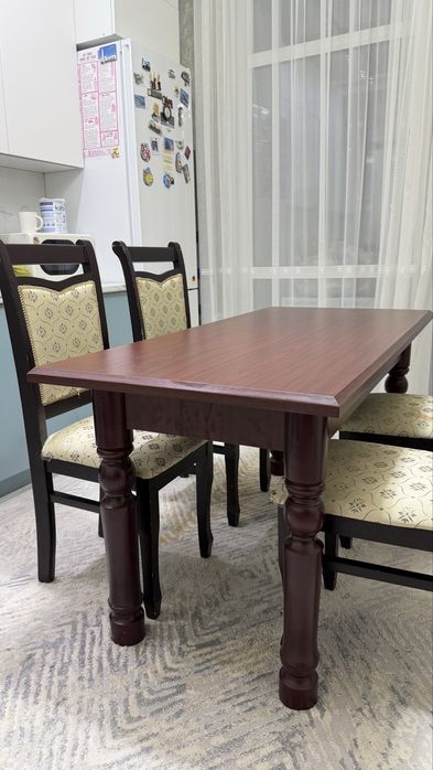 Стол+4 стулья+ наволочка