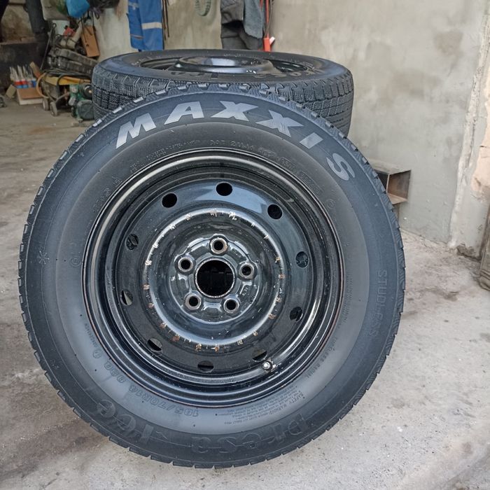 комплект зимних шин Maxxis  185/70/14