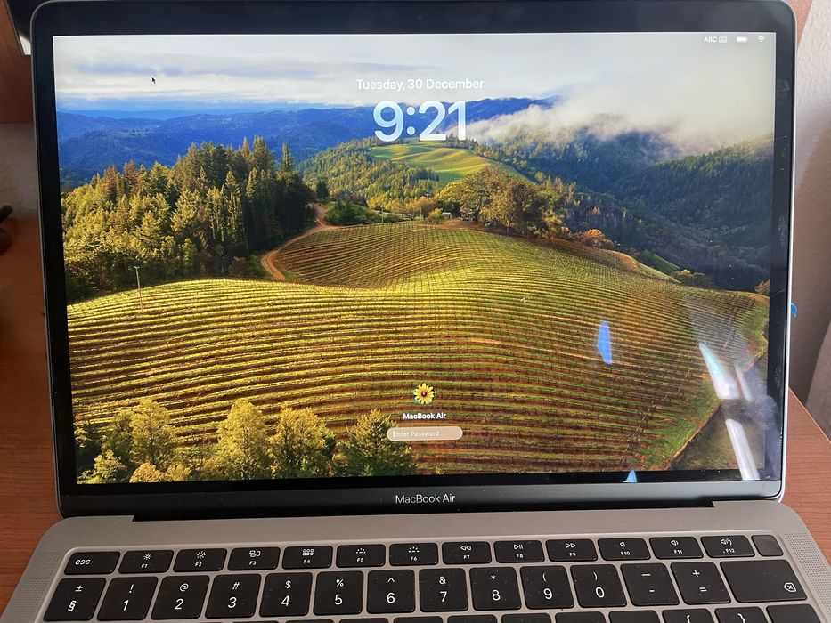 Macbook Air 2019 i5 8ram