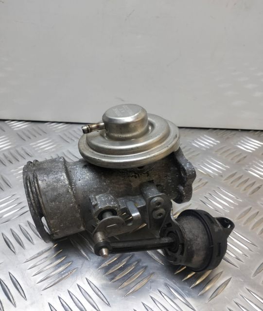 Supapa EGR 038129637L Volkswagen VW Passat B5.5 (facelift)