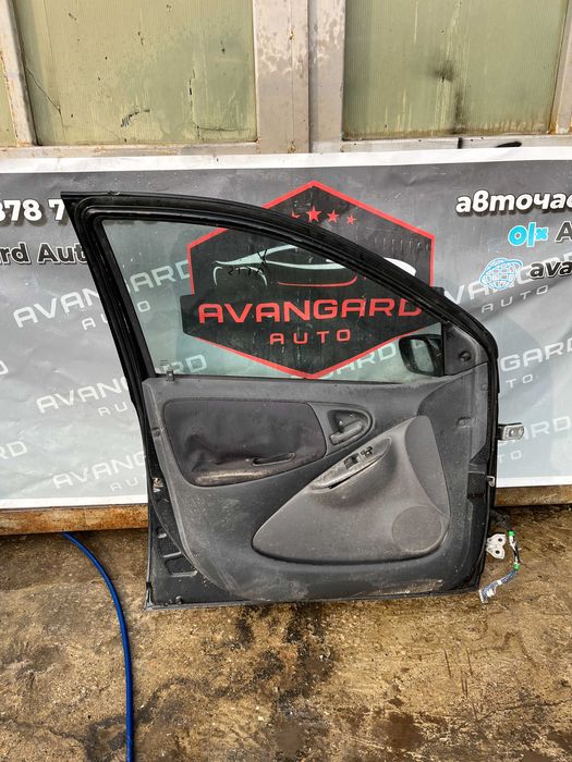 Врата Toyota Yaris 02-