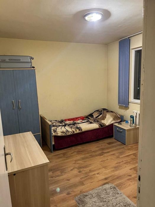 Тристаен Апартамент в Гагарин