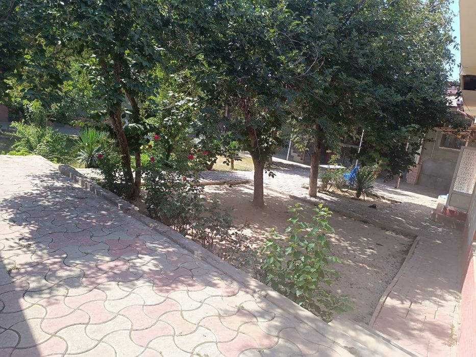 Rakat Mahallada Hovli sotiladi