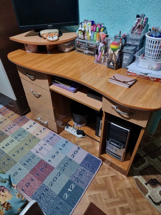 Vând dormitor și comode