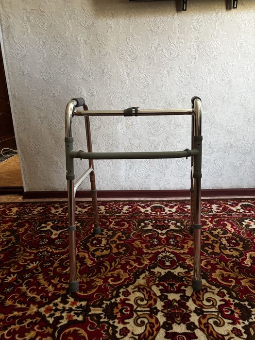 Ходунки взрослые складные