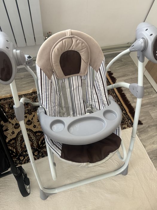 Качеля. Удобно кормить. Новая