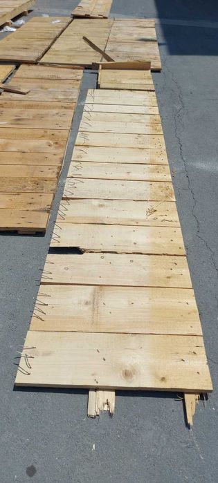 Дървени пътеки.Обща дължина 30метра.
Широчина-0.70см