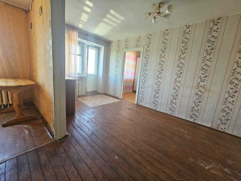 Продам 2комн возле Набережной (каирбаева 36)
