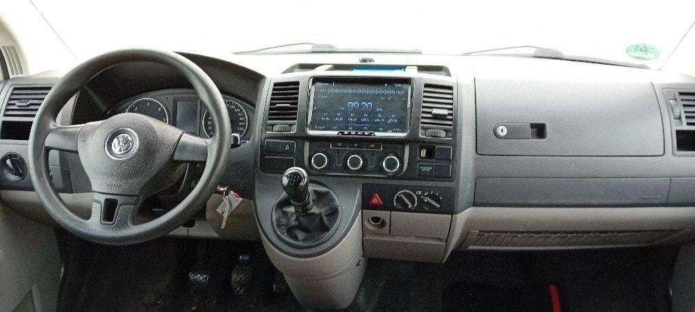 Volkswagen Transporter Caravelle 8locuri 2.0Tdi, model lung, adus de 2