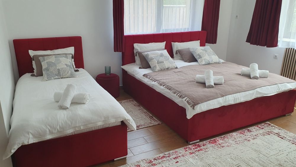 Inchiriez apartament in regim holelier
