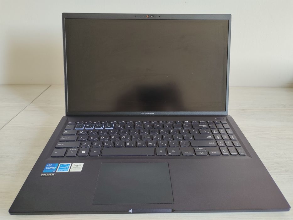ASUS Expertbook holati ideal