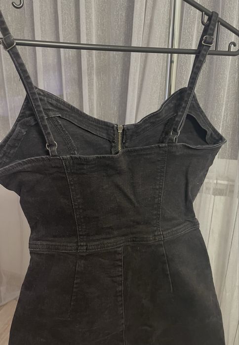 Черен дънков гащеризон с цип Bershka