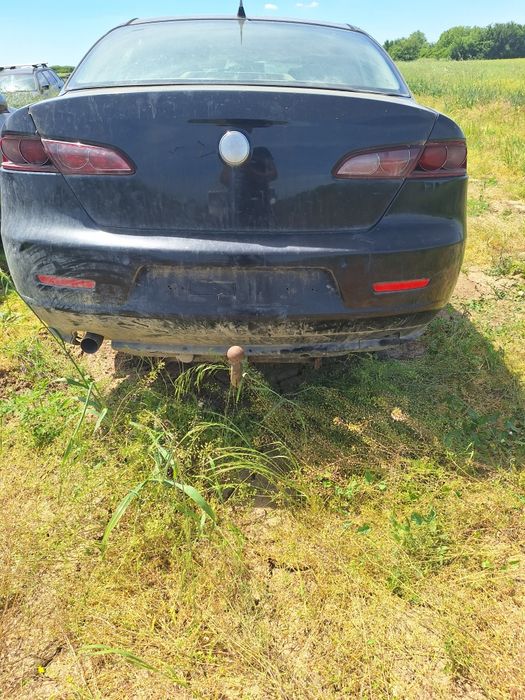 Dezmembrez alfa romeo 159